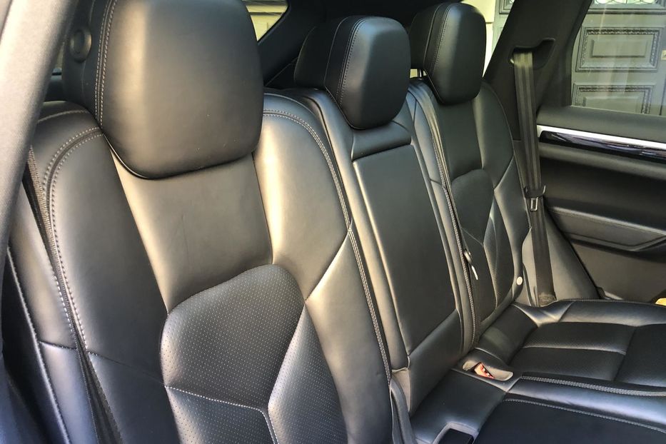 Продам Porsche Cayenne  Plug-in Hybrid 2016 года в Одессе