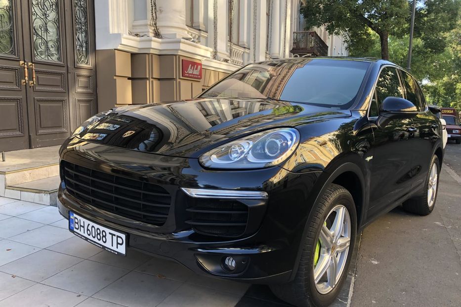 Продам Porsche Cayenne  Plug-in Hybrid 2016 года в Одессе