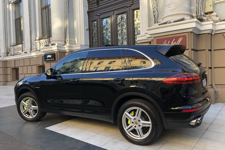 Продам Porsche Cayenne  Plug-in Hybrid 2016 года в Одессе