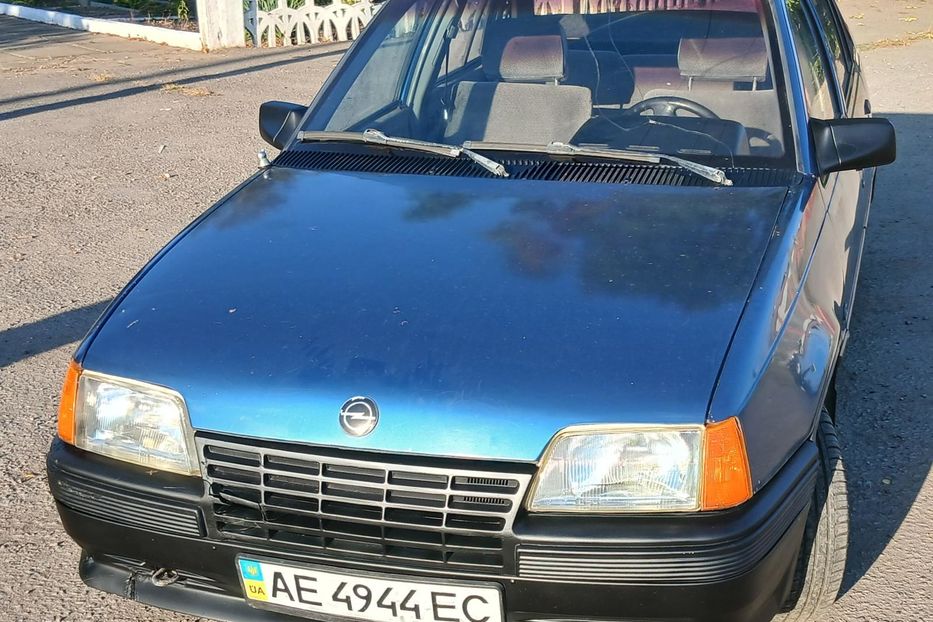 Продам Opel Kadett 1988 года в г. Синельниково, Днепропетровская область