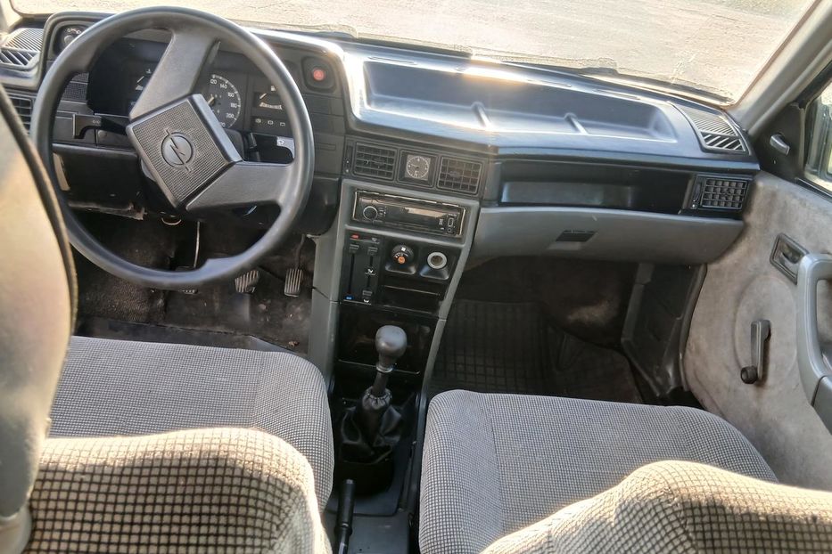 Продам Opel Kadett 1988 года в г. Синельниково, Днепропетровская область