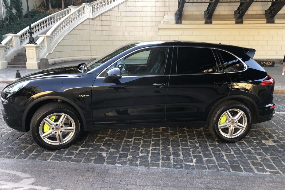 Продам Porsche Cayenne Plugin Hybrid 2016 года в Одессе