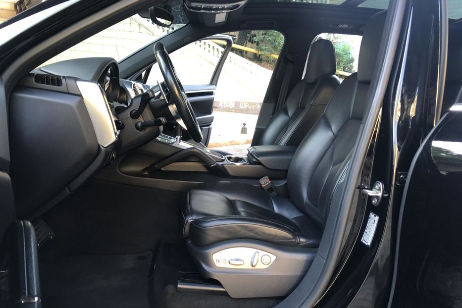 Продам Porsche Cayenne Plugin Hybrid 2016 года в Одессе