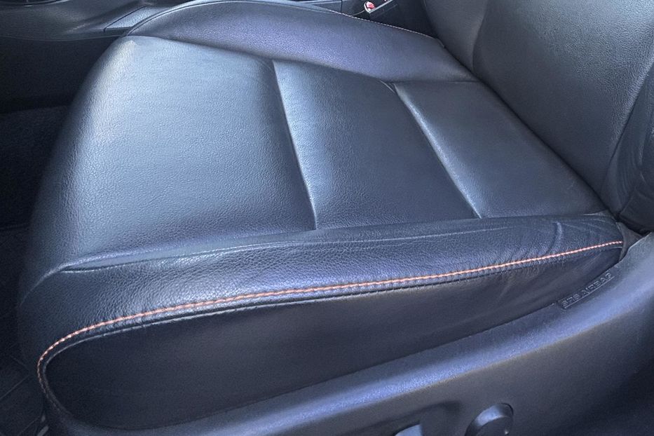 Продам Toyota Rav 4 IV 2017 года в Харькове