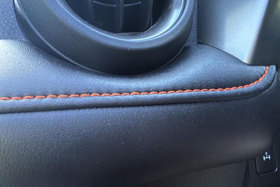 Продам Toyota Rav 4 IV 2017 года в Харькове