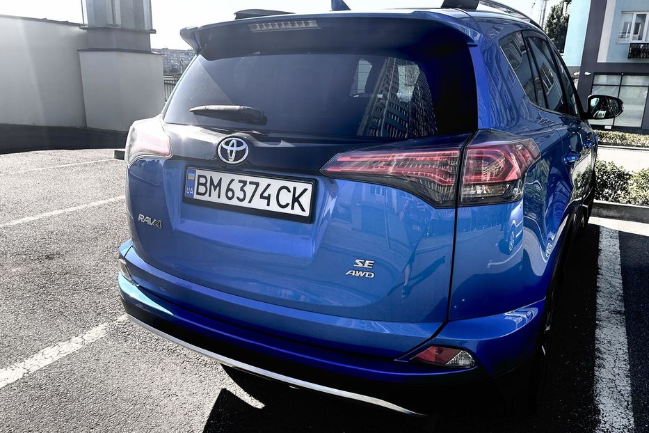 Продам Toyota Rav 4 IV 2017 года в Харькове