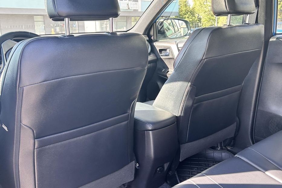 Продам Toyota Rav 4 IV 2017 года в Харькове