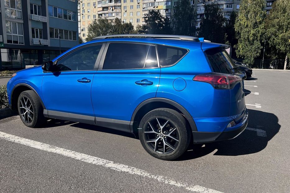 Продам Toyota Rav 4 IV 2017 года в Харькове