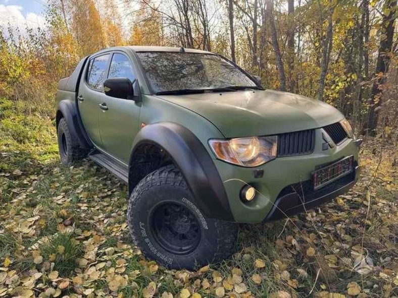 Продам Mitsubishi L 200 Для военных  2007 года в Харькове