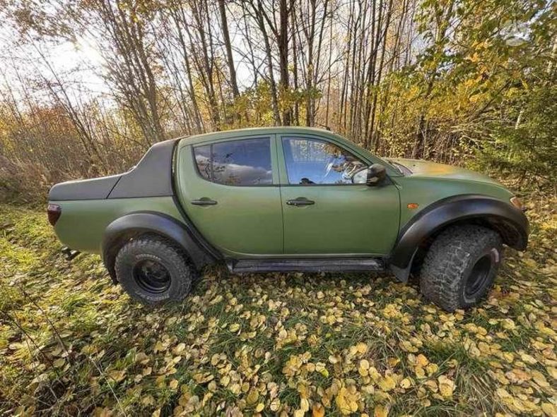 Продам Mitsubishi L 200 Для военных  2007 года в Харькове