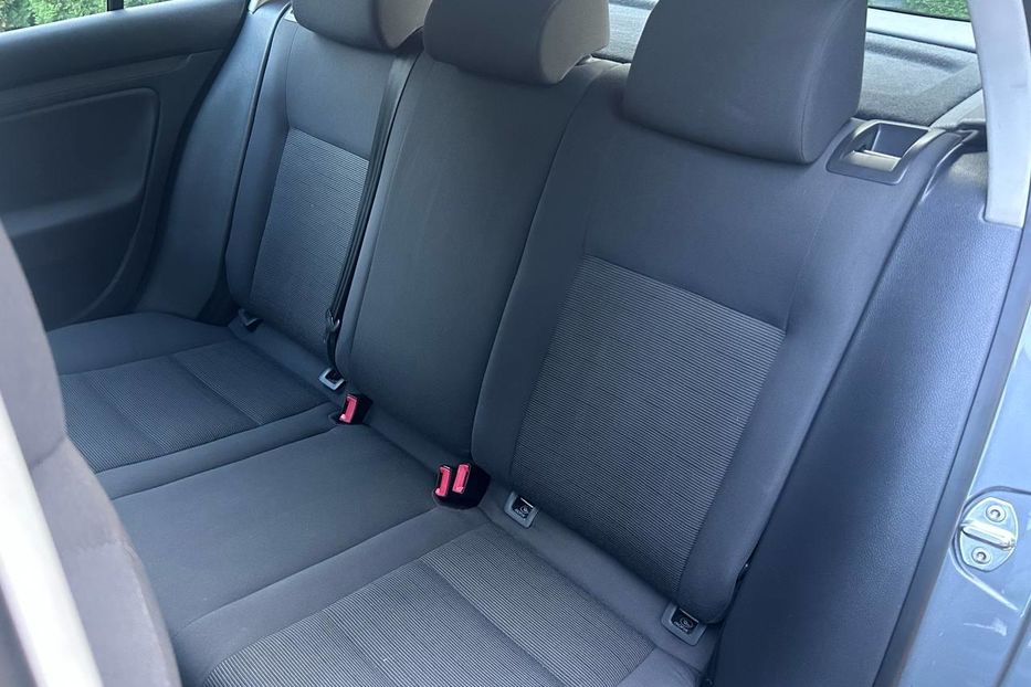 Продам Volkswagen Golf V 1.6 mpi  2005 года в Львове