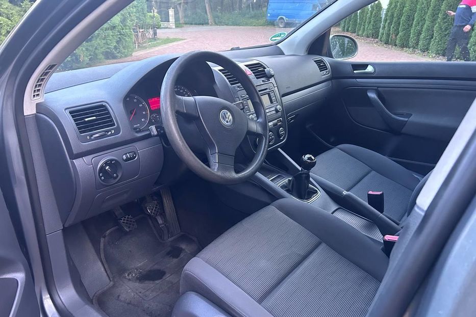 Продам Volkswagen Golf V 1.6 mpi  2005 года в Львове