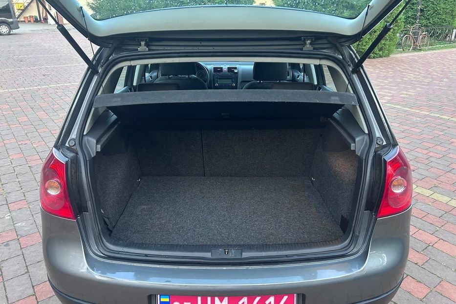 Продам Volkswagen Golf V 1.6 mpi  2005 года в Львове