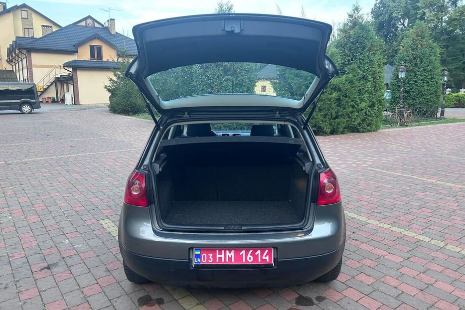 Продам Volkswagen Golf V 1.6 mpi  2005 года в Львове