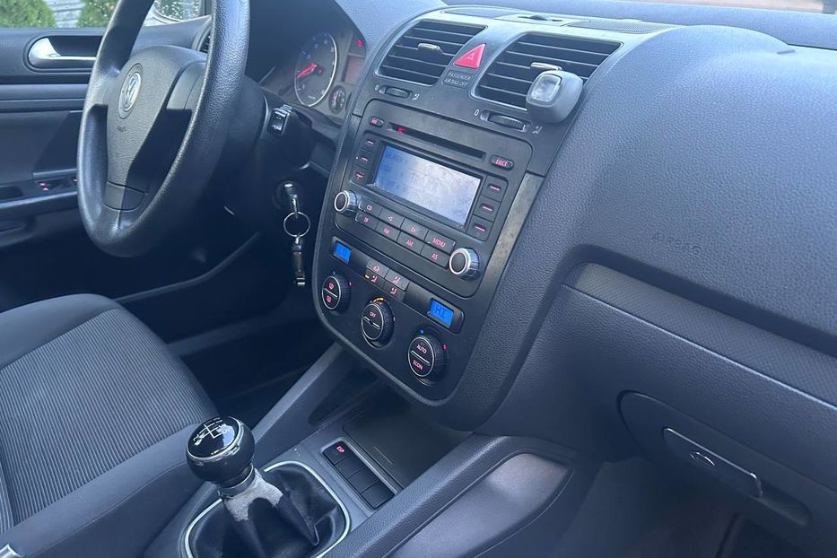 Продам Volkswagen Golf V 1.6 mpi  2005 года в Львове