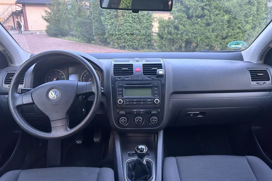 Продам Volkswagen Golf V 1.6 mpi  2005 года в Львове