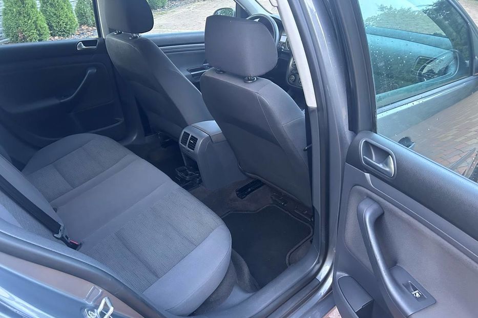 Продам Volkswagen Golf V 1.6 mpi  2005 года в Львове