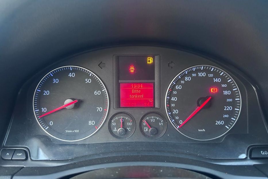 Продам Volkswagen Golf V 1.6 mpi  2005 года в Львове