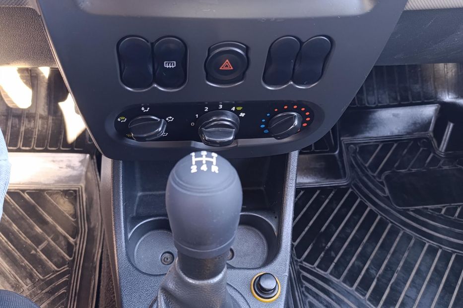 Продам Dacia Logan 2008 года в Харькове