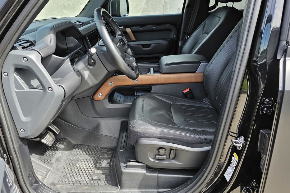 Продам Land Rover Defender DEFENDER 110 3.0L I6 (L663, II 2020 года в Киеве