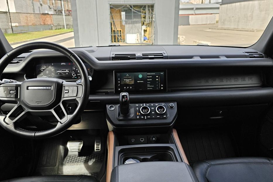 Продам Land Rover Defender DEFENDER 110 3.0L I6 (L663, II 2020 года в Киеве
