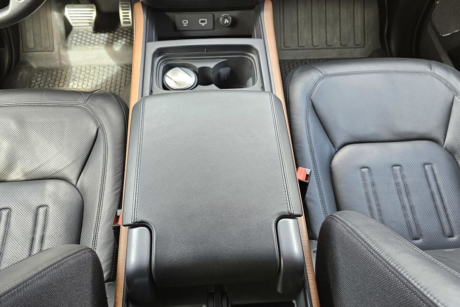 Продам Land Rover Defender DEFENDER 110 3.0L I6 (L663, II 2020 года в Киеве