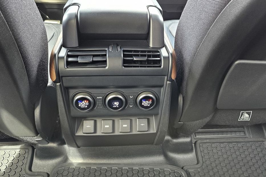 Продам Land Rover Defender DEFENDER 110 3.0L I6 (L663, II 2020 года в Киеве