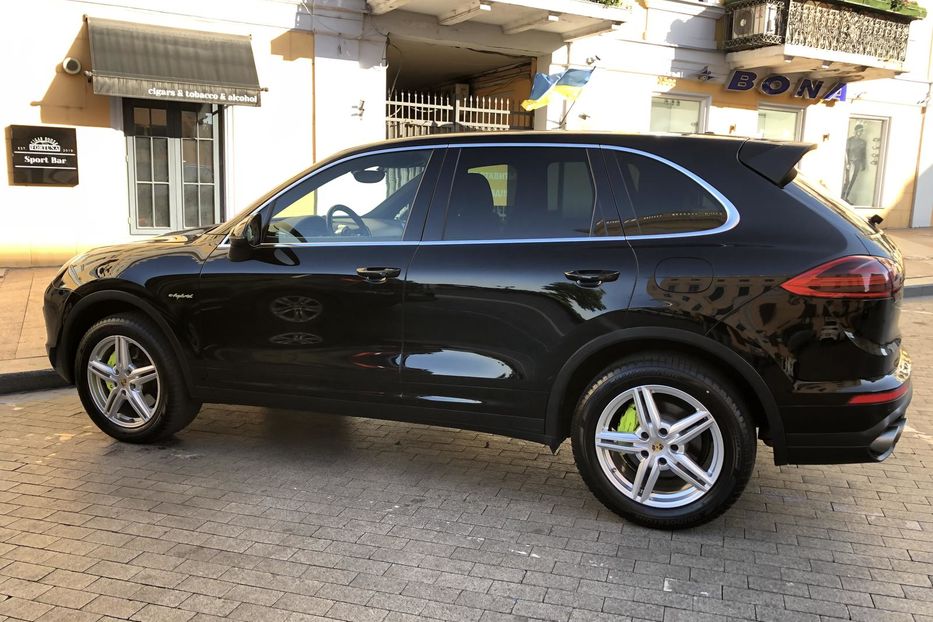 Продам Porsche Cayenne E-Hybrid.3.0 Plugin. 2016 года в Одессе