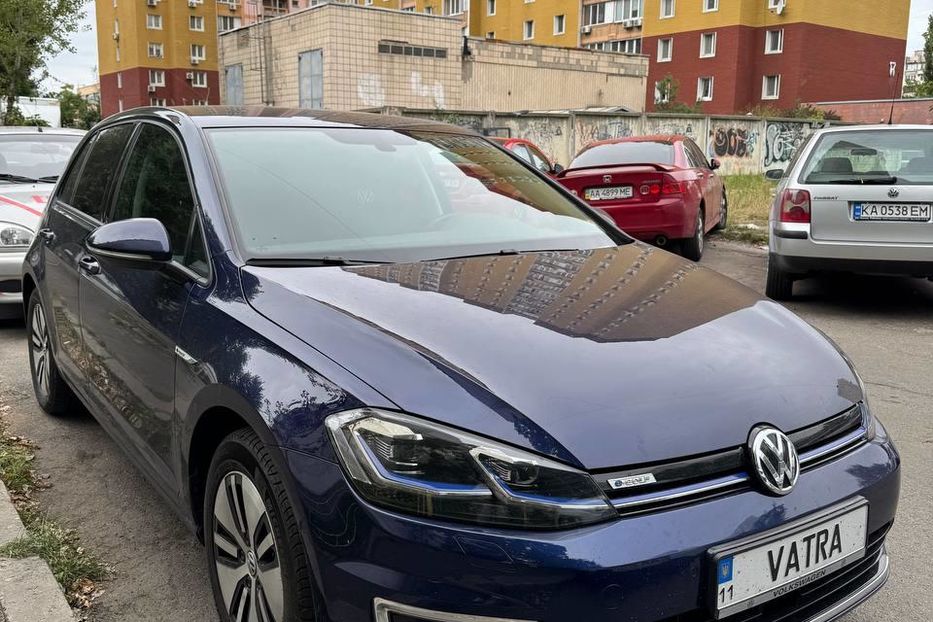 Продам Volkswagen e-Golf 2019 года в Киеве