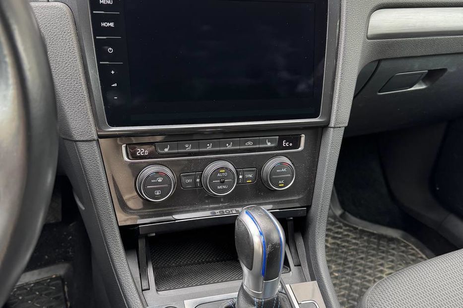 Продам Volkswagen e-Golf 2019 года в Киеве