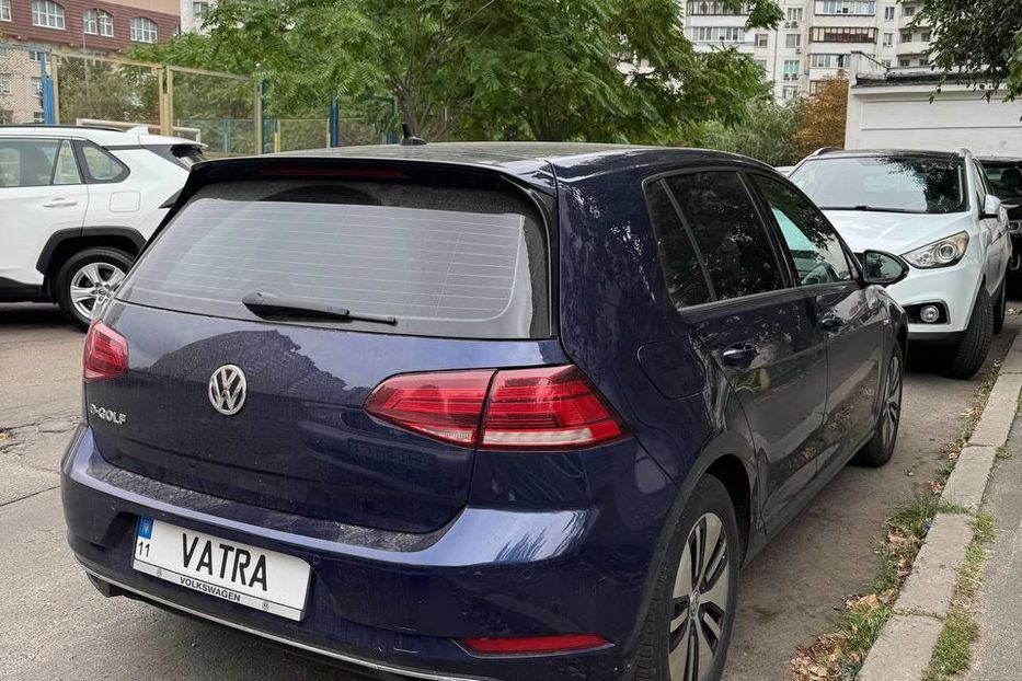 Продам Volkswagen e-Golf 2019 года в Киеве