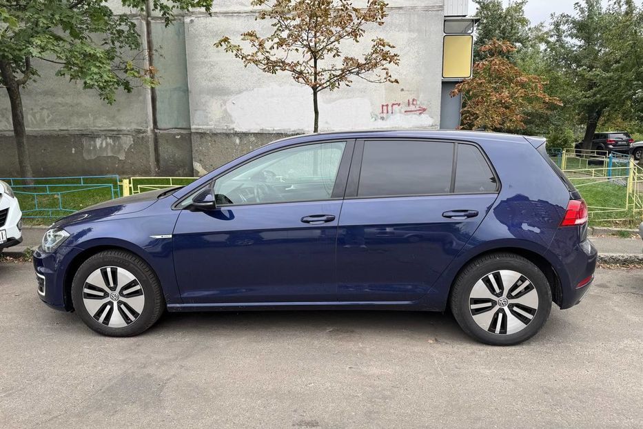Продам Volkswagen e-Golf 2019 года в Киеве