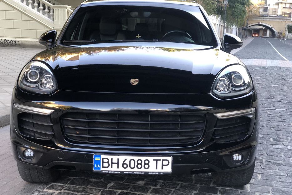 Продам Porsche Cayenne Plug-in Hybrid.До 30км. 2016 года в Одессе