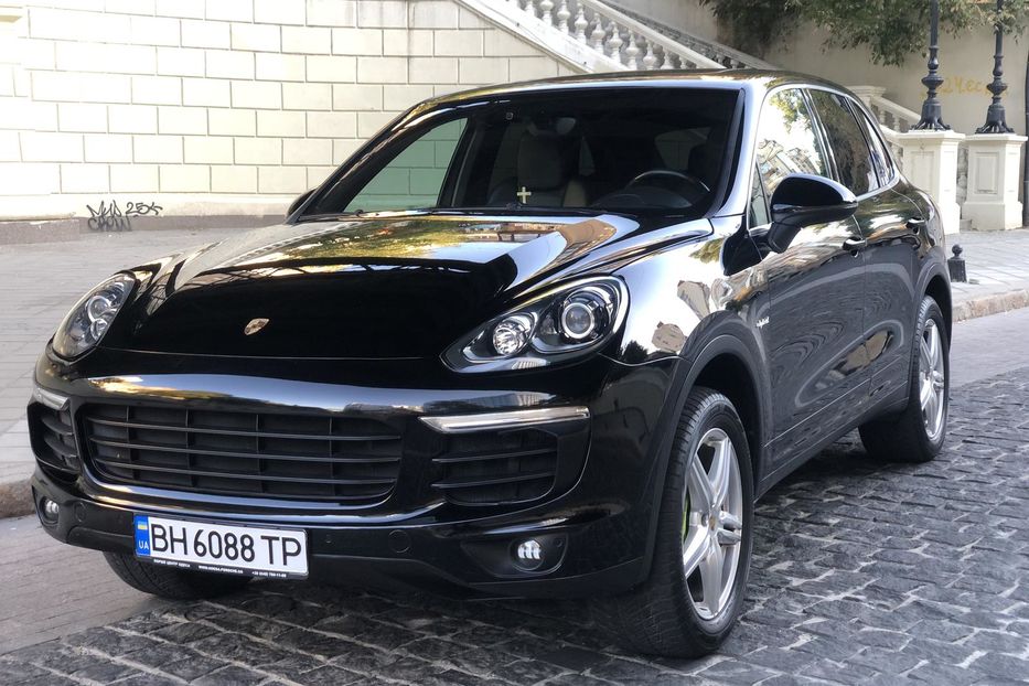 Продам Porsche Cayenne Plug-in Hybrid.До 30км. 2016 года в Одессе
