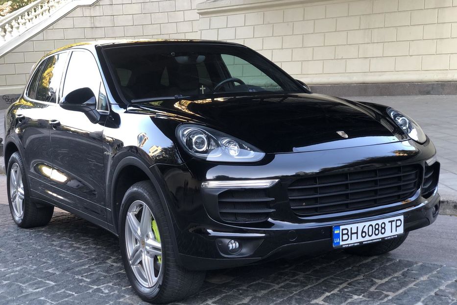 Продам Porsche Cayenne Plug-in Hybrid.До 30км. 2016 года в Одессе
