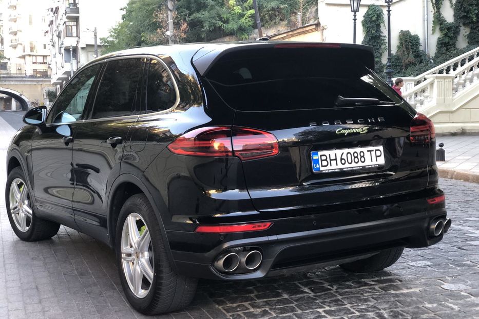 Продам Porsche Cayenne Plug-in Hybrid.До 30км. 2016 года в Одессе
