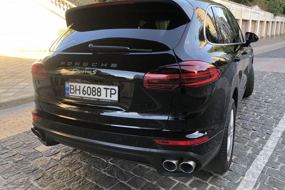Продам Porsche Cayenne Plug-in Hybrid.До 30км. 2016 года в Одессе