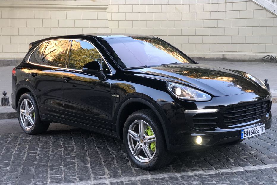 Продам Porsche Cayenne Plug-in Hybrid.До 30км. 2016 года в Одессе