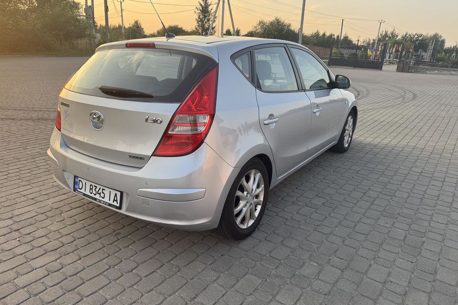 Продам Hyundai i30  Лед фари і підсвітка всередині 2007 года в Львове