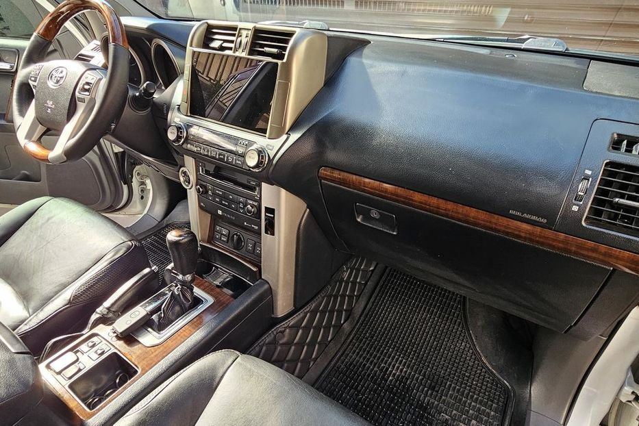 Продам Toyota Land Cruiser Prado 150 2010 года в Одессе
