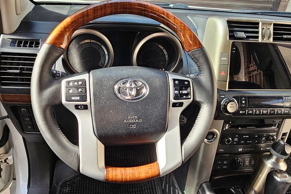Продам Toyota Land Cruiser Prado 150 2010 года в Одессе