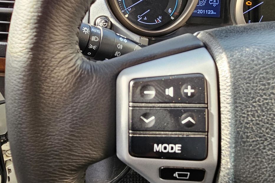 Продам Toyota Land Cruiser Prado 150 2010 года в Одессе