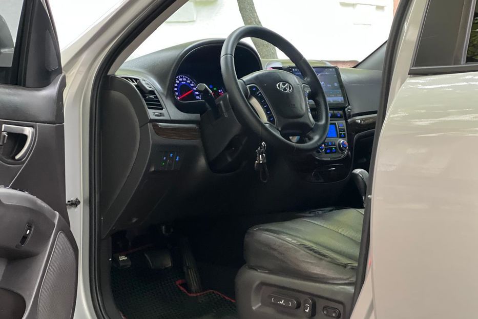 Продам Hyundai Santa FE 2013 года в Николаеве