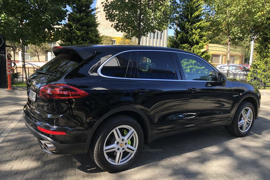 Продам Porsche Cayenne Hybrid.Расход 5,8  2016 года в Одессе