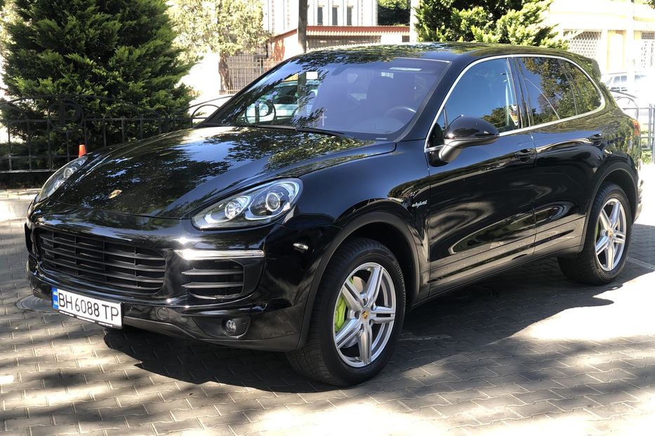 Продам Porsche Cayenne Hybrid.Расход 5,8  2016 года в Одессе