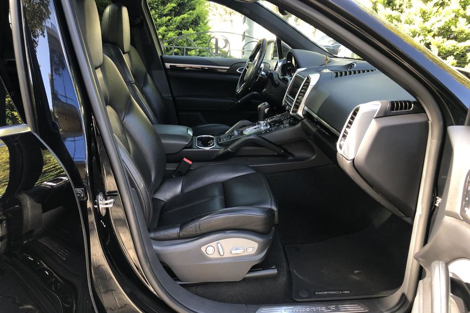 Продам Porsche Cayenne Hybrid.Расход 5,8  2016 года в Одессе