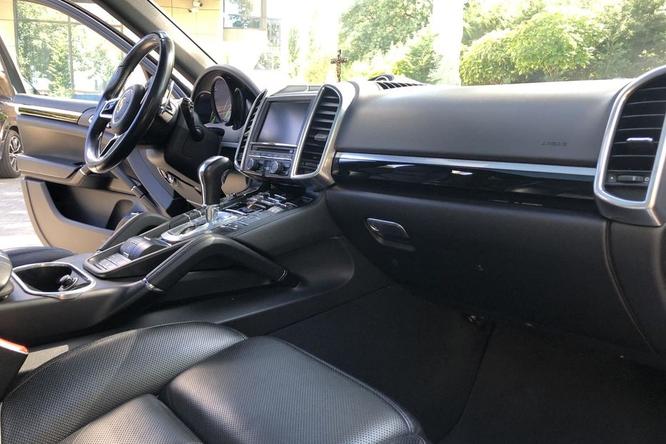 Продам Porsche Cayenne Hybrid.Расход 5,8  2016 года в Одессе