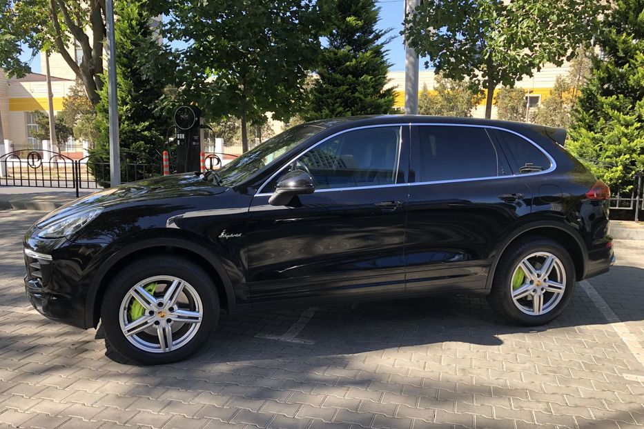 Продам Porsche Cayenne Hybrid.Расход 5,8  2016 года в Одессе
