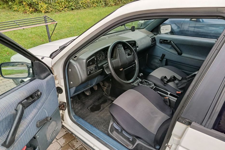 Продам Volkswagen Passat B3 1989 года в Черновцах
