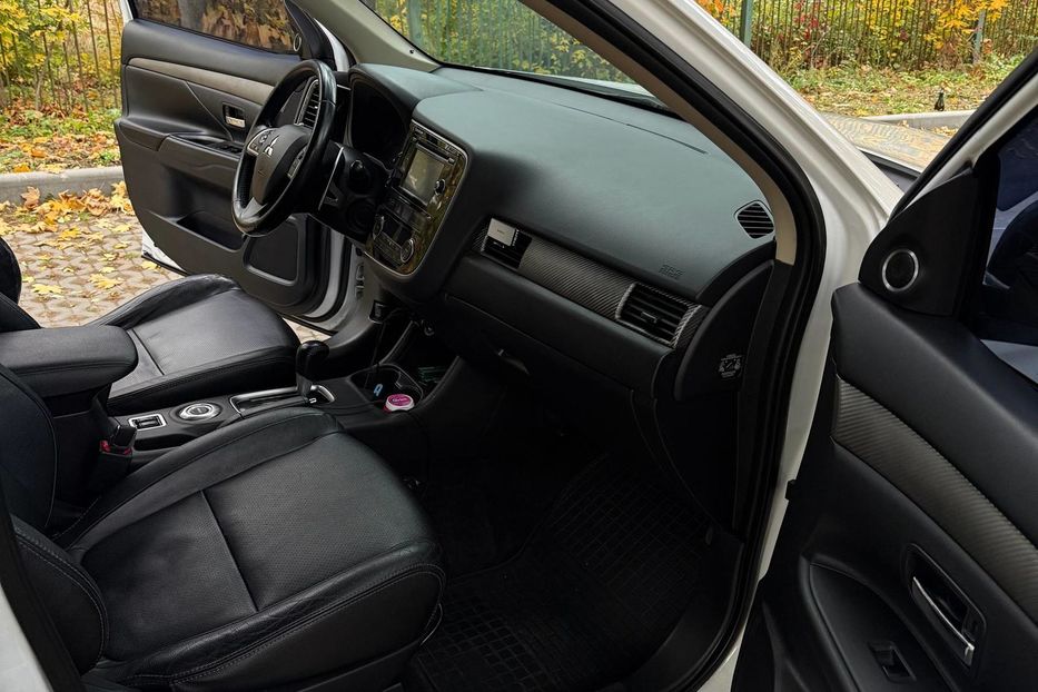 Продам Mitsubishi Outlander Повна  2013 года в Харькове